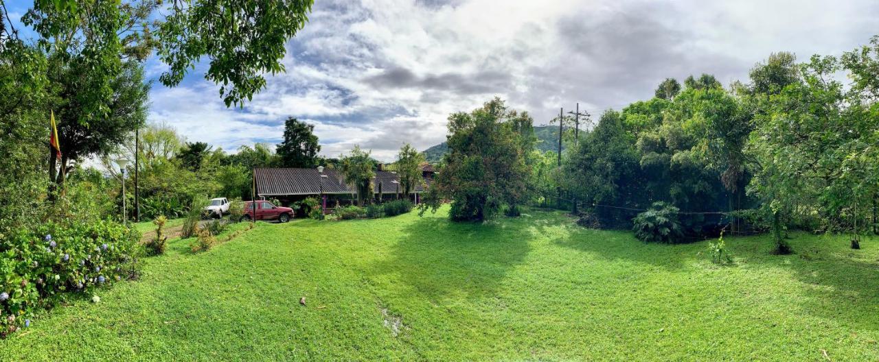 La Acuarela, Posada De La Monita Pereira Kültér fotó